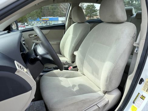 Used 2013 Toyota Corolla L image 33