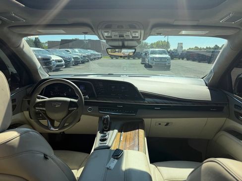 Used 2021 Cadillac Escalade Premium Luxury Platinum AWD/4WD image 34