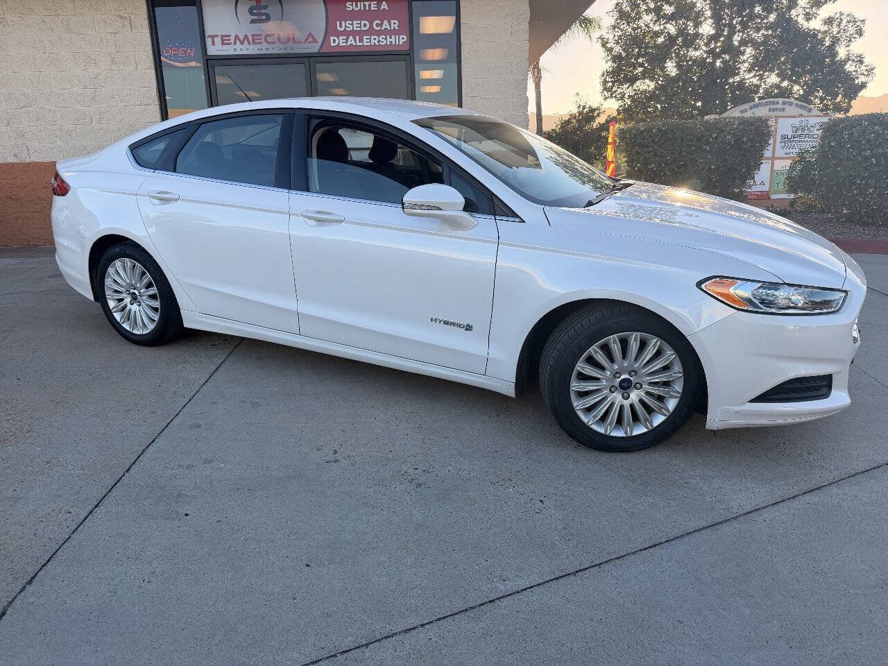 Used 2016 Ford Fusion SE FWD image 6