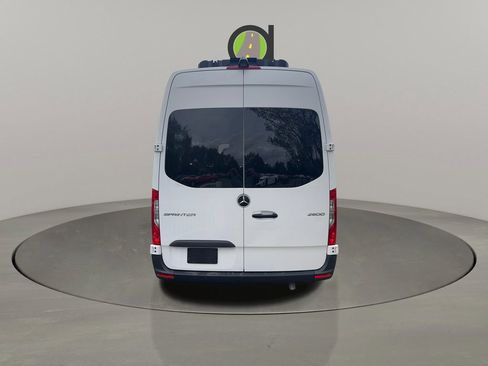 Used 2021 Mercedes-Benz Sprinter 2500 image 6