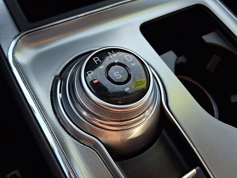 Certified 2022 Ford Edge Titanium w/ Equipment Group 301A image 15