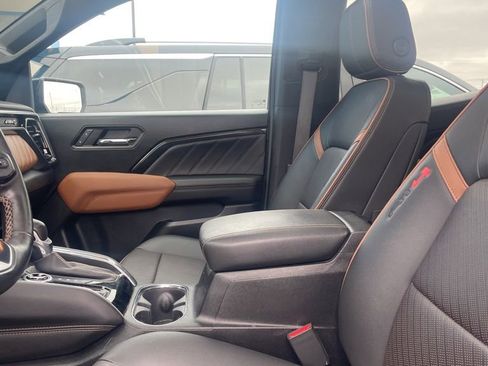 Certified 2023 GMC Canyon AT4 w/ AT4 Premium Package image 4