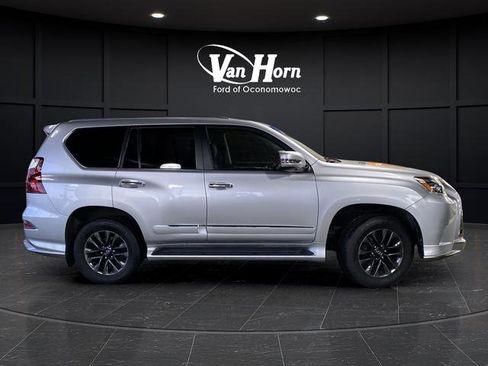 Used 2018 Lexus GX 460 Luxury image 2