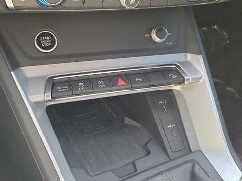 Certified 2025 Audi Q3 2.0T Premium Plus image 26