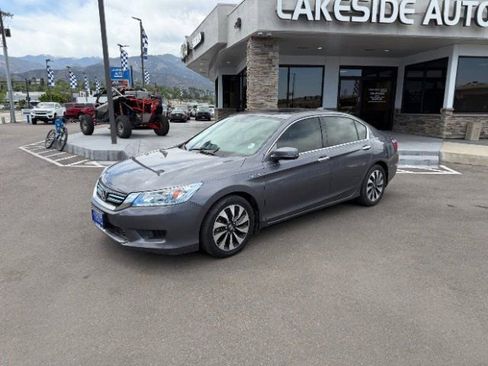 Used 2015 Honda Accord Touring image 2