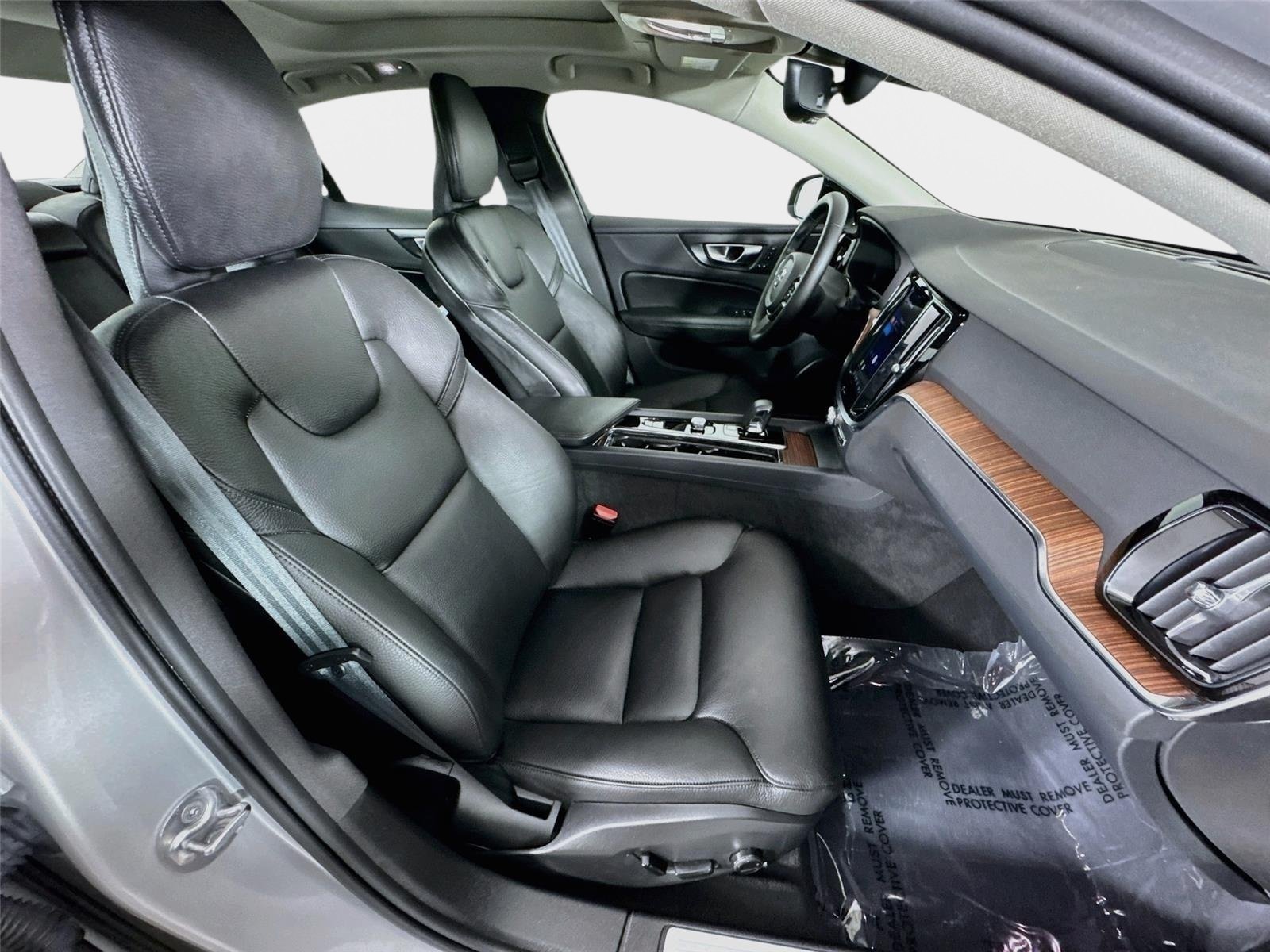 Used 2025 Volvo S60 B5 Plus FWD image 29