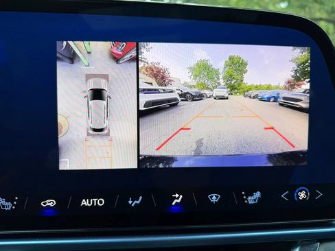 Used 2025 Chevrolet Equinox EV LT w/ Convenience Package FWD image 25