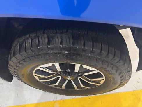 Used 2021 Toyota Tacoma TRD Sport w/ Technology Package image 40