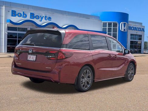 New 2026 Honda Odyssey Touring image 5