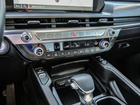 Used 2025 Kia Telluride S image 33