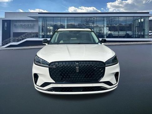 New 2026 Lincoln Aviator Reserve w/ Jet Appearance Package AWD/4WD image 2