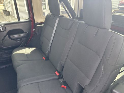 Used 2022 Jeep Wrangler Unlimited Sport w/ Sun And Sound Package image 19