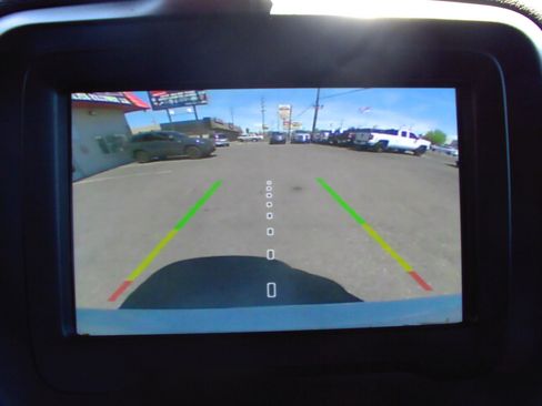 Used 2018 Jeep Renegade Altitude image 23