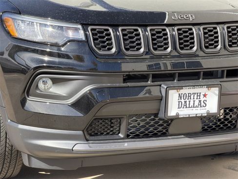 New 2026 Jeep Compass Latitude image 7