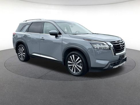 Used 2022 Nissan Pathfinder Platinum AWD/4WD image 8