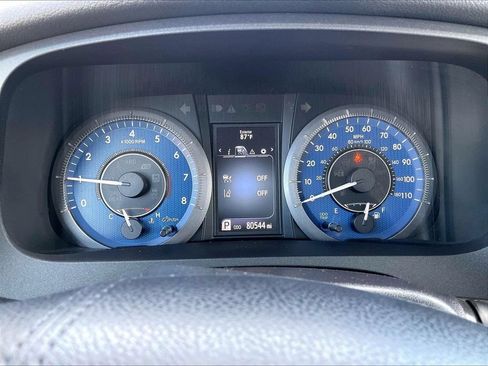 Used 2019 Toyota Sienna L w/ Carpet Mat Package FWD image 22