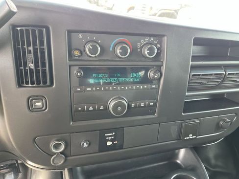 Used 2016 Chevrolet Express 3500 RWD image 7