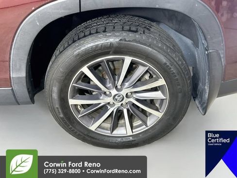 Used 2019 Toyota Highlander XLE AWD/4WD image 37