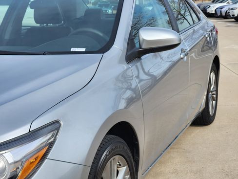 Used 2015 Toyota Camry SE image 9