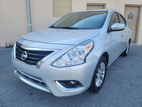 Used 2018 Nissan Versa SV w/ SV Special Edition Package FWD image 2