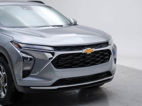 New 2026 Chevrolet Trax LT w/ Driver Confidence Package FWD image 13