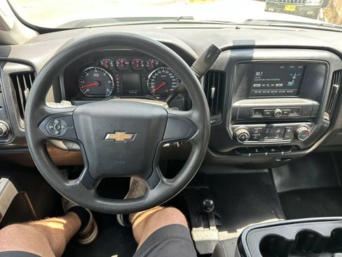 Used 2018 Chevrolet Silverado 2500 W/T AWD/4WD image 14