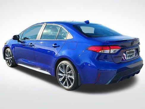 Used 2022 Toyota Corolla SE image 3