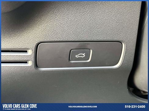 Used 2026 Volvo XC40 B5 Core w/ Climate Package image 20