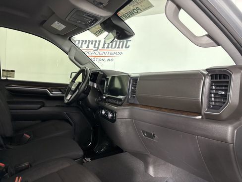 Used 2024 GMC Sierra 1500 Elevation image 27