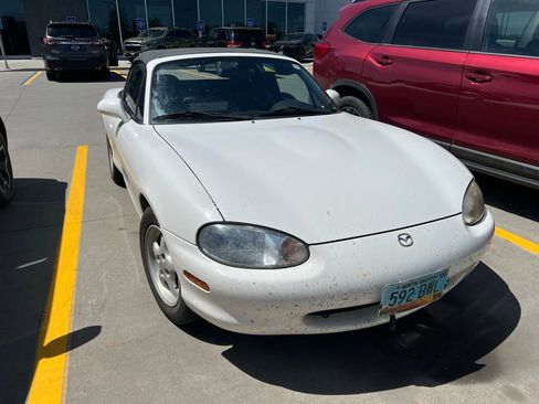 Used 1999 MAZDA MX-5 Miata RWD image 11