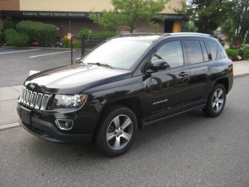 Used 2017 Jeep Compass High Altitude AWD/4WD image 1