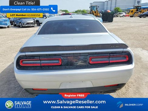 Used 2022 Dodge Challenger R/T Scat Pack RWD image 8