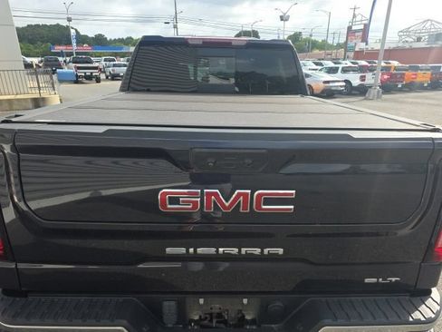 Used 2022 GMC Sierra 1500 SLT w/ SLT Premium Plus Package AWD/4WD image 10