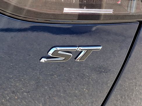 Certified 2023 Buick Envision Preferred AWD/4WD image 30