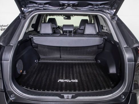 Used 2019 Toyota RAV4 Limited image 10