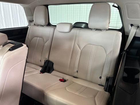 Used 2023 Ford Expedition Platinum AWD/4WD image 16