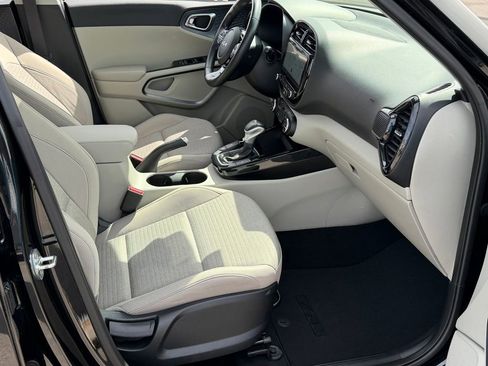 Used 2023 Kia Soul EX FWD image 25