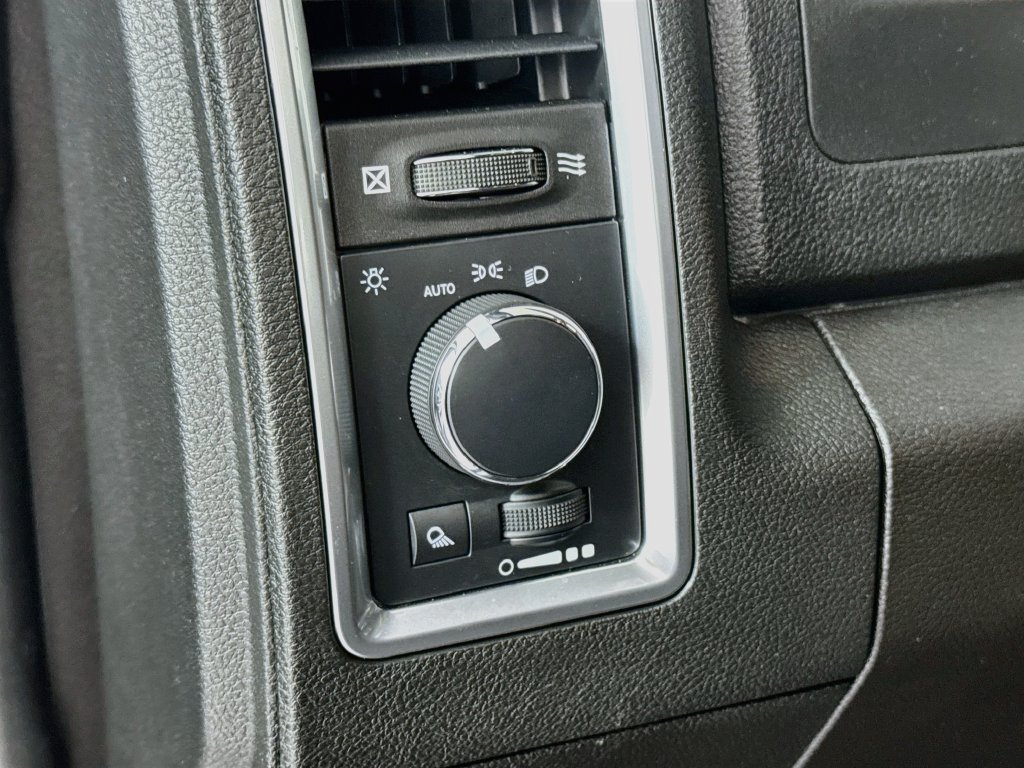 Used 2023 RAM 1500 Warlock AWD/4WD image 11