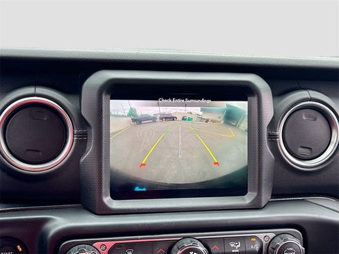 Used 2022 Jeep Wrangler Unlimited Sahara image 22