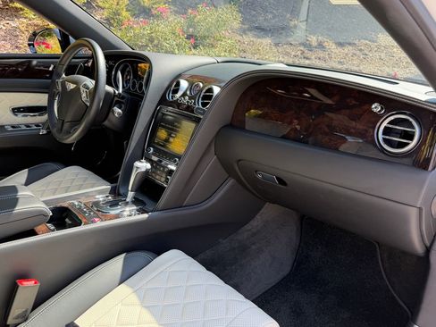 Used 2018 Bentley Flying Spur S V8 image 2