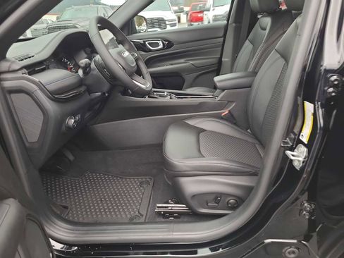 New 2026 Jeep Compass Latitude image 19