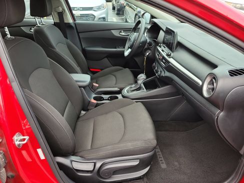 Used 2021 Kia Forte LXS FWD image 7