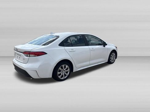 Used 2026 Toyota Corolla LE FWD image 5