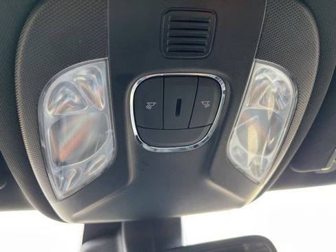 Used 2024 Jeep Compass Latitude image 28