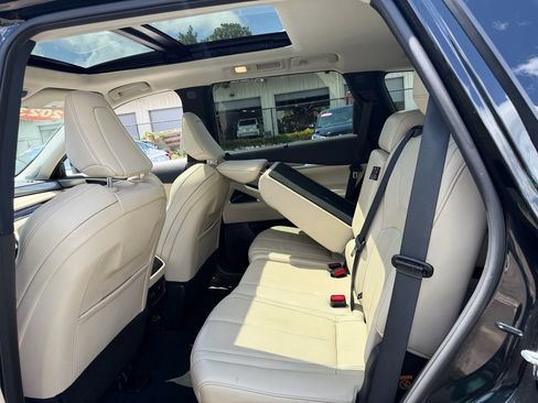 Used 2023 INFINITI QX60 Luxe w/ Performance Audio Package FWD image 12