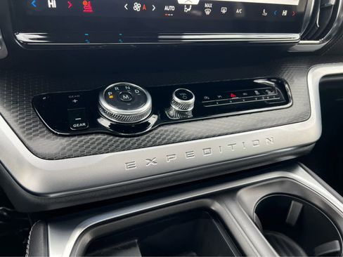 New 2026 Ford Expedition Max Platinum w/ Stealth Appearance Package image 38