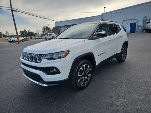 Used 2022 Jeep Compass Limited AWD/4WD image 7