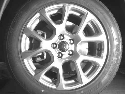 Used 2025 Jeep Compass Limited image 12