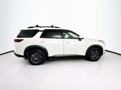 Used 2024 Nissan Pathfinder SV w/ SV Premium Package AWD/4WD image 10