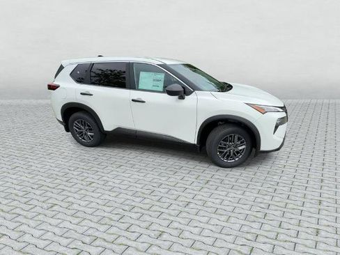 Certified 2026 Nissan Rogue S FWD image 9